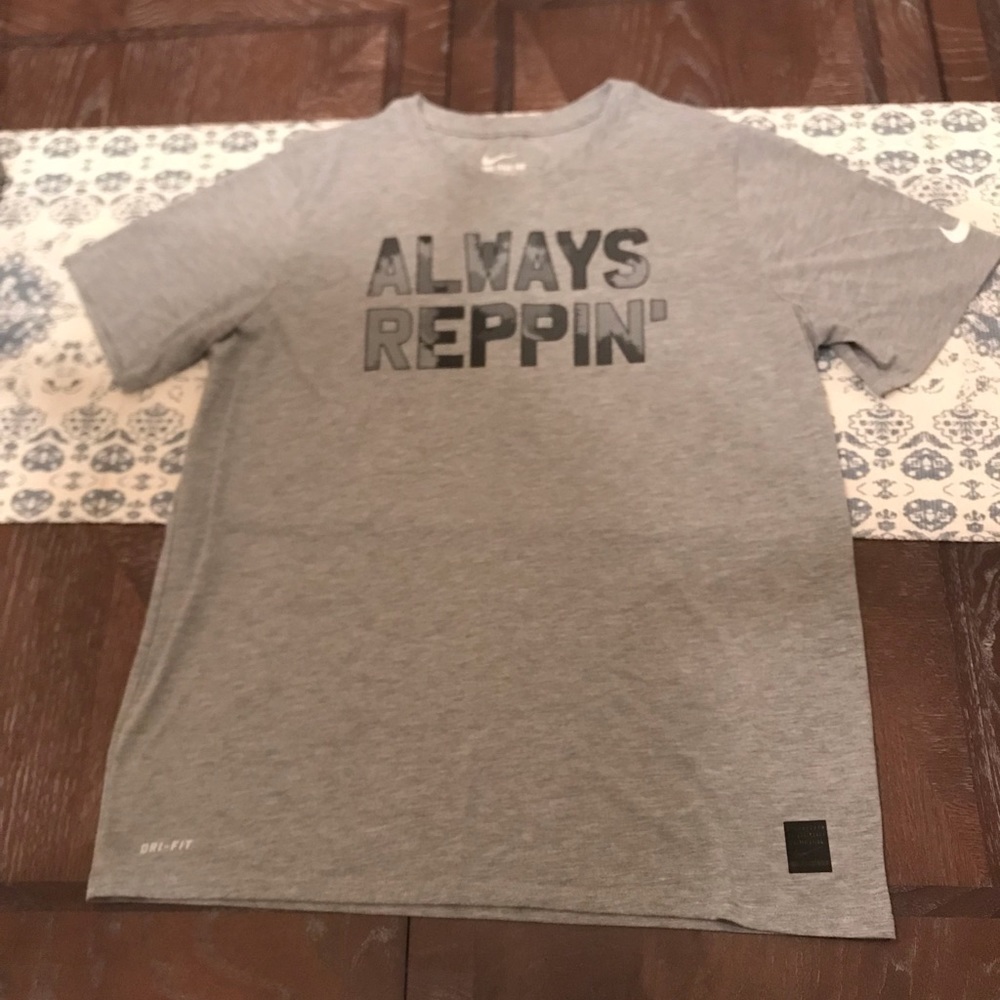 Nike (Always Reppin)vintage T-shirt great condition